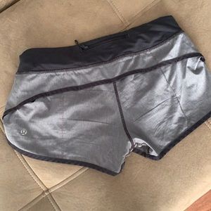 Lululemon speed up 2.5 shorts